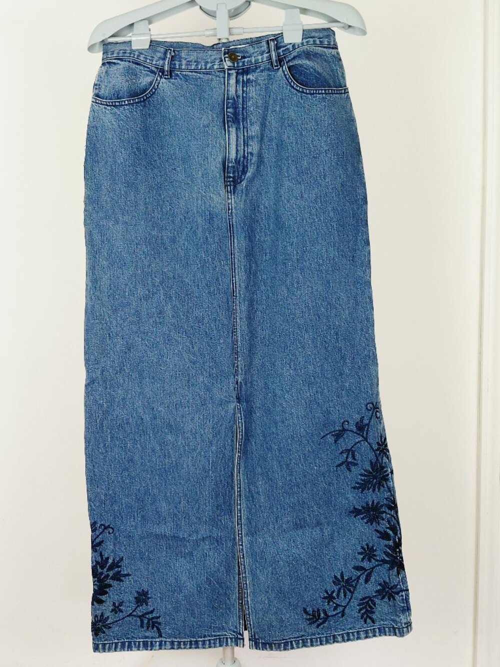 Eddie Bauer Embroidered Denim Maxi Skirt Women's Size 12 Tall Medium Wash Cotton